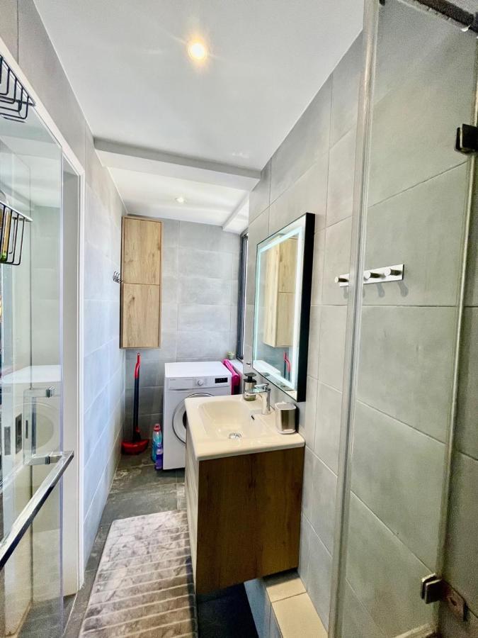 Luxury Modern Apartment - Excellent Location 50M From The Beach, Restaurants, Bars, Shops Flic en Flac Exterior photo